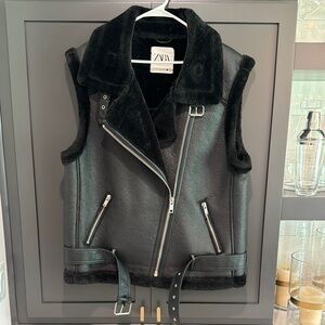 Zara Black Moto Vest with Faux Fur Collar